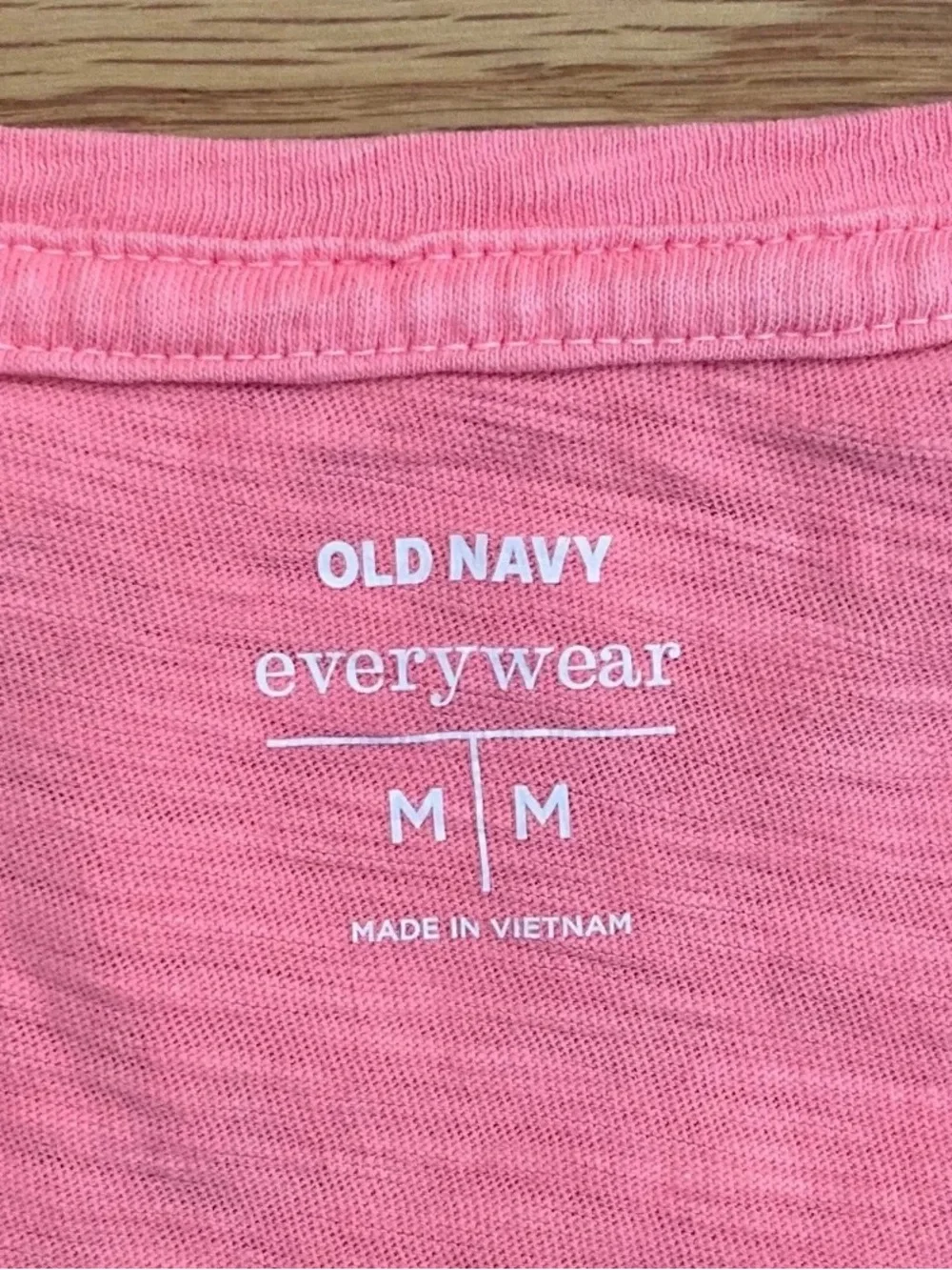 Classic V-Neck Short Sleeve Top in Pink